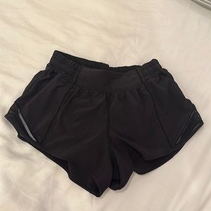 Lululemon Hotty Hot Shorts in Black (2.5”)